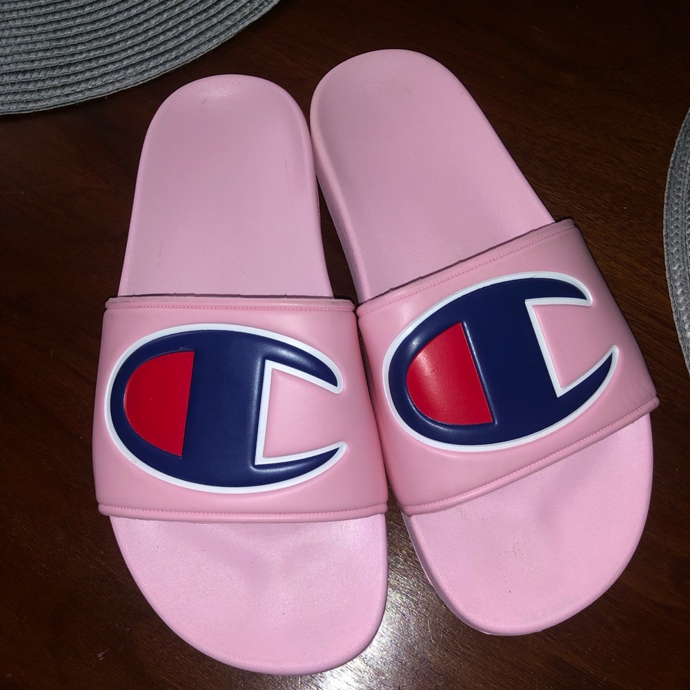 EUC pink Champion slides - Picture 1 of 4